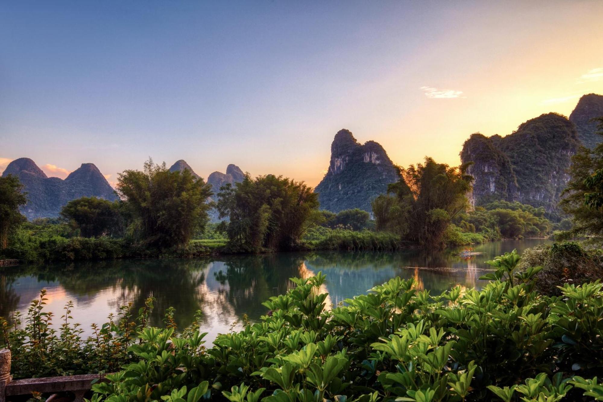 Yangshuo Mountain Retreat Hotel Room photo