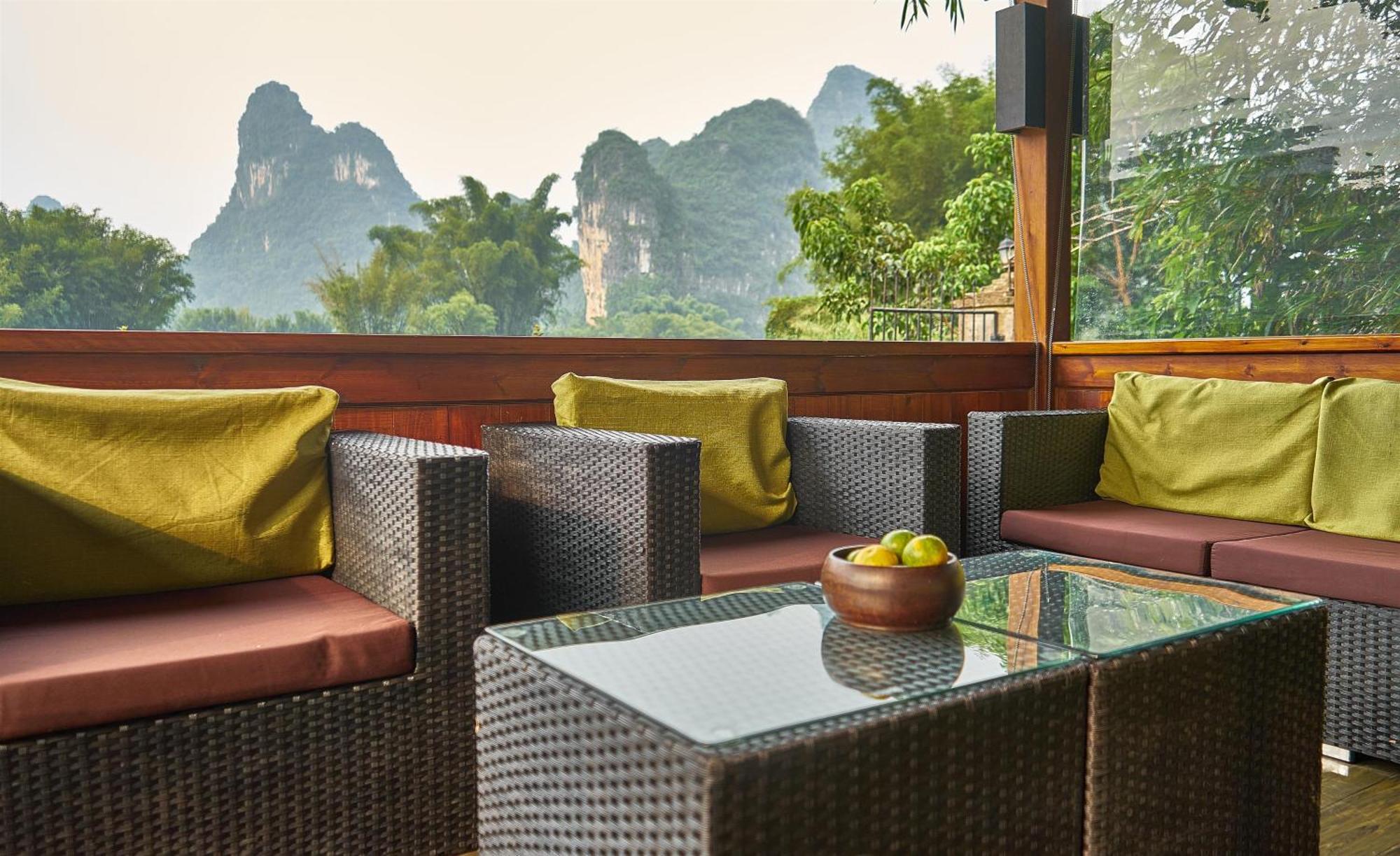 Yangshuo Mountain Retreat Hotel Room photo