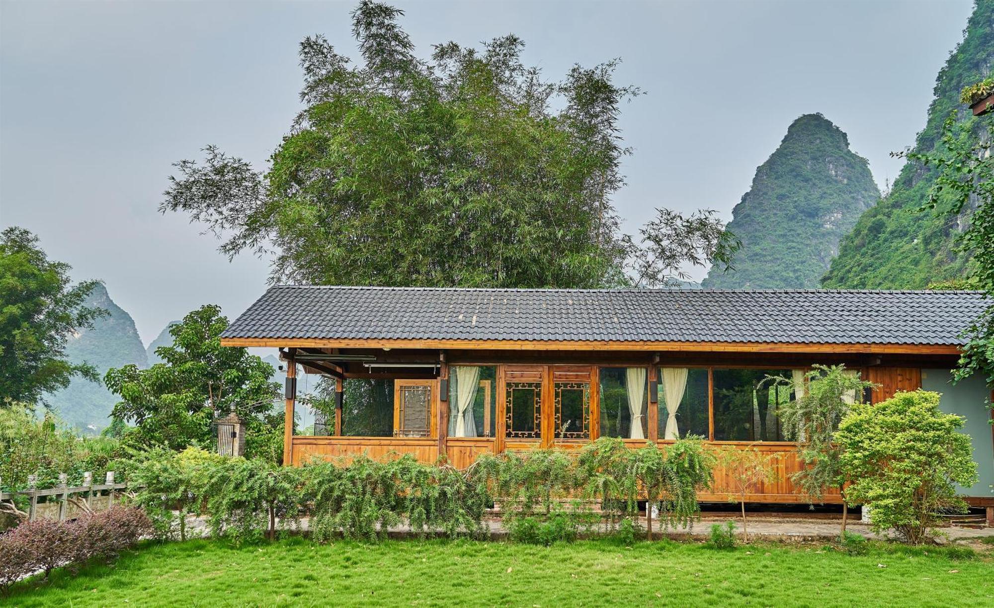 Yangshuo Mountain Retreat Hotel Room photo