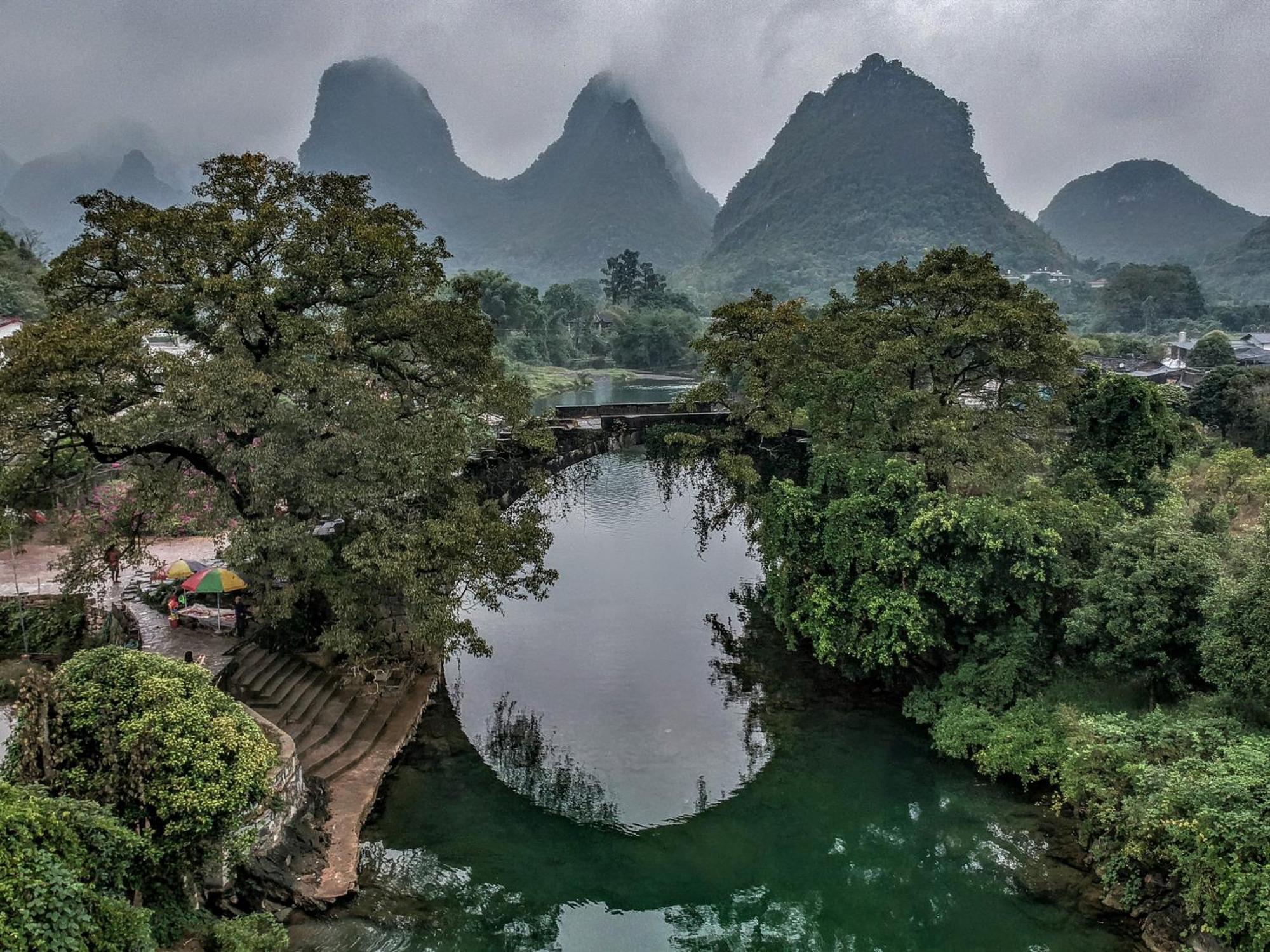 Yangshuo Mountain Retreat Hotel Exterior photo